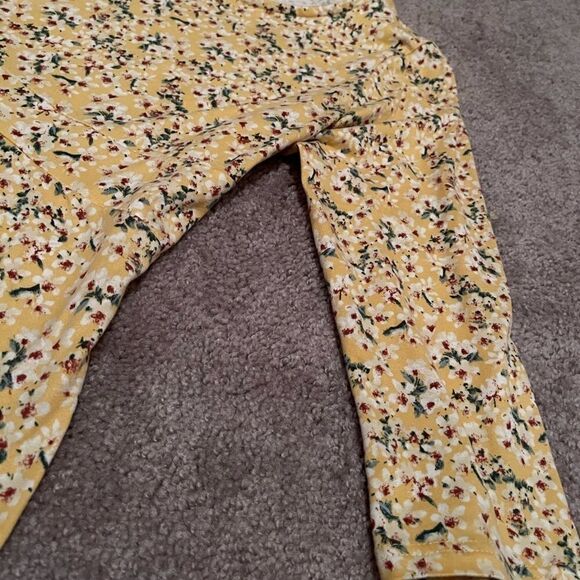 Maternity 3/4 sleeve pleated floral yellow blouse - Picture 6 of 7